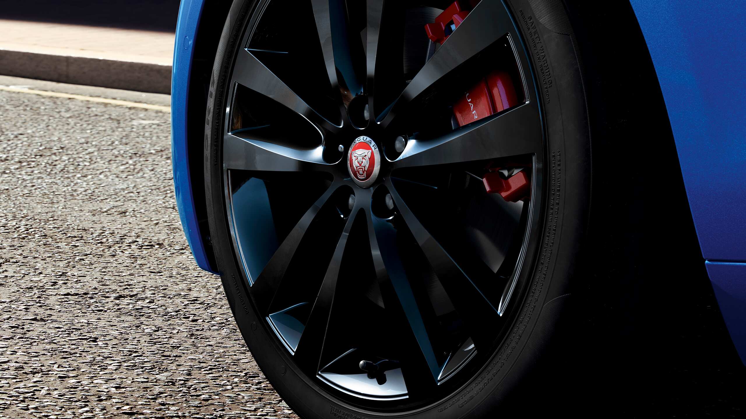 Jaguar XE Wheel close up